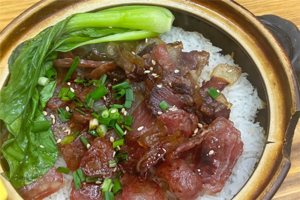 满顺达广式烧腊煲仔饭 满顺达广式烧腊煲仔饭