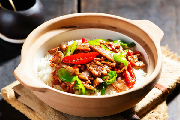 伍阿姨煲仔饭