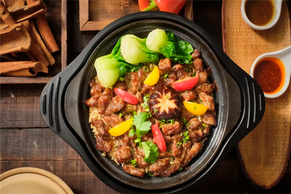 一煲一坐煲仔饭 一煲一坐煲仔饭