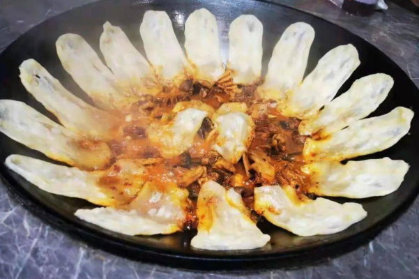 古彭七亿七土锅炖公鸡 古彭七亿七土锅炖公鸡