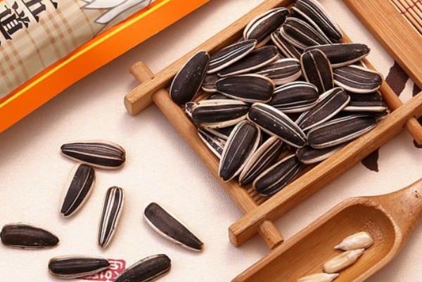 眼镜瓜子零食