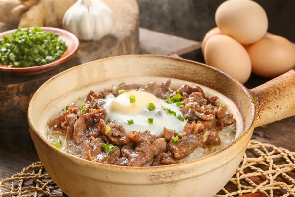 右手煲仔饭