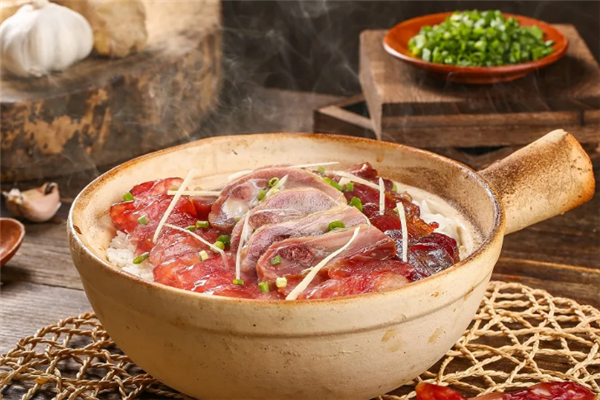 右手煲仔饭