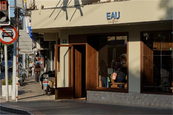 EÀU CAFE