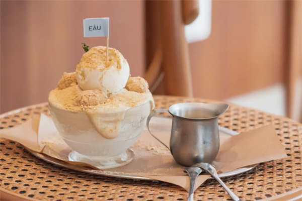 EÀU CAFE