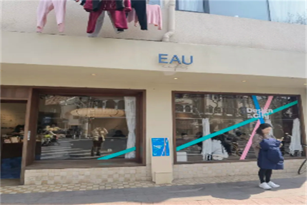 EÀU CAFE