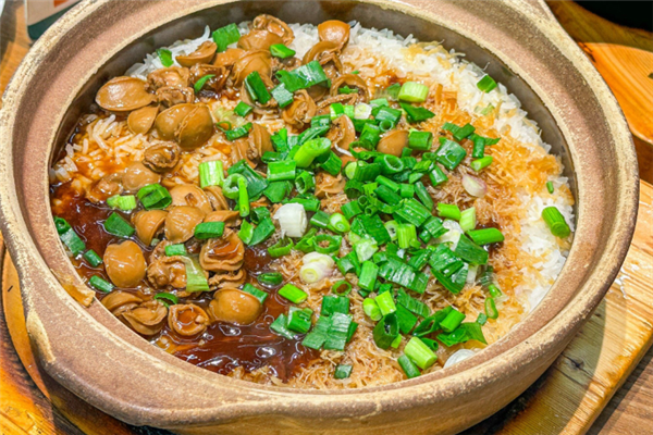 港堂煲仔饭 港堂煲仔饭