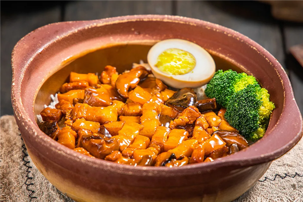 泰哥特色煲仔饭
