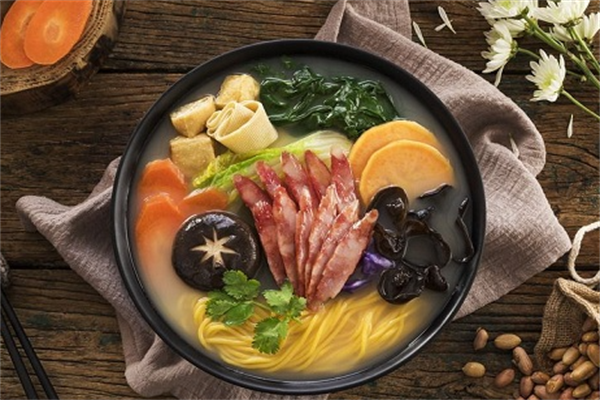串天红麻辣烫 串天红麻辣烫