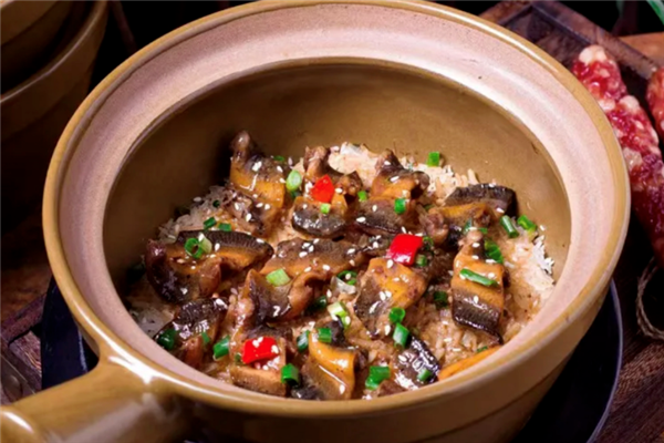 泰哥特色煲仔饭
