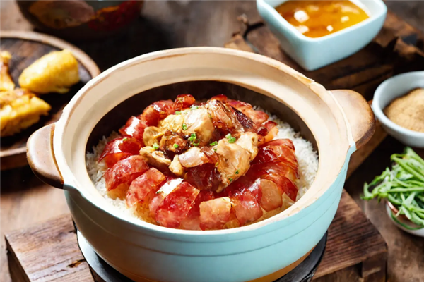 四英煲仔饭