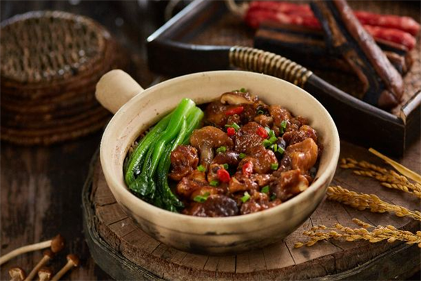 蓝月小小煲仔饭