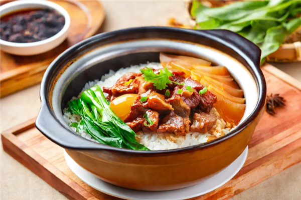 腾飞湘味煲仔饭