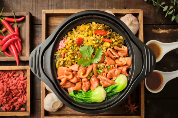 丰盛煲仔饭 丰盛煲仔饭