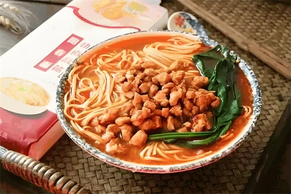 鲜源麻辣面加盟
