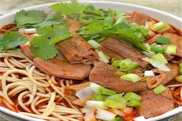 襄王府牛杂面