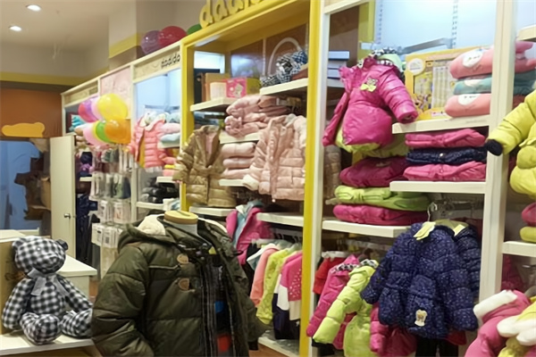 小熊嘀嗒童装特价店 小熊嘀嗒童装特价店