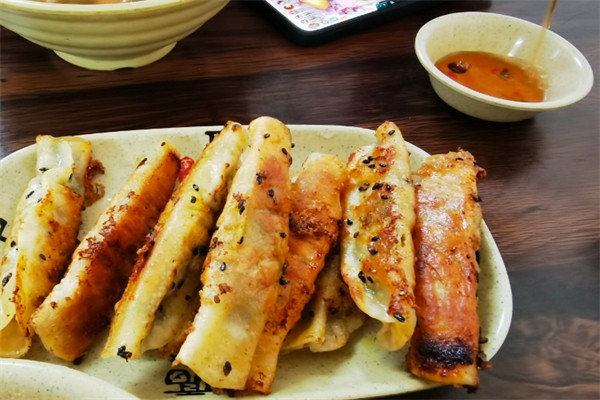 铁安一街锅贴