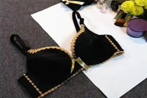 伊妮绮文胸 伊妮绮文胸