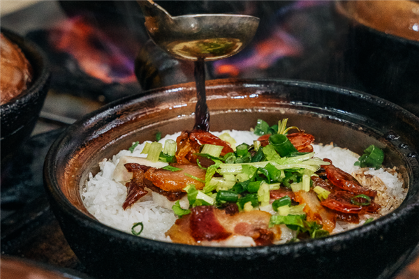 双张记港式煲仔饭 双张记港式煲仔饭