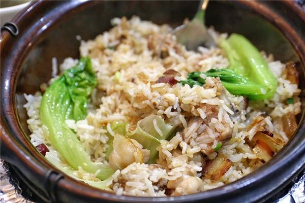 港堂煲仔饭 港堂煲仔饭
