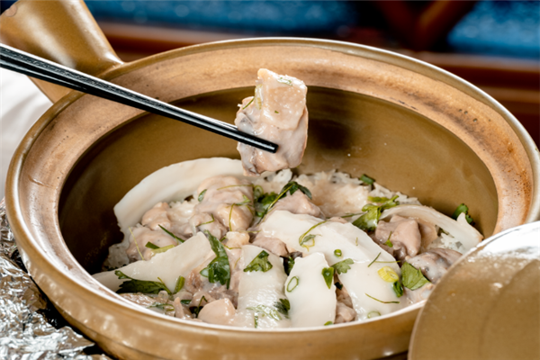 四季春煲仔饭