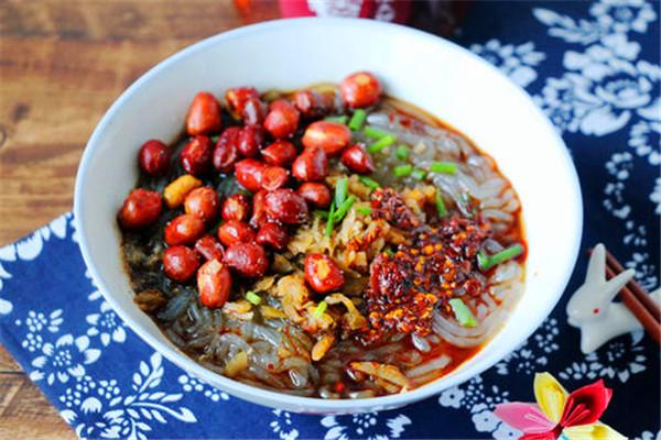麻太吉鲜香酸辣粉加盟