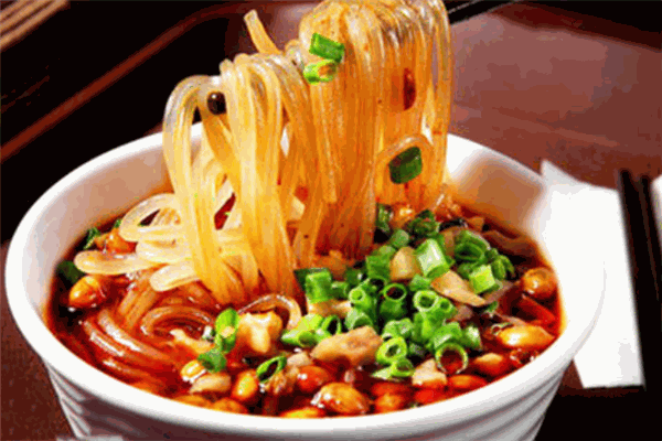 麻太吉鲜香酸辣粉加盟