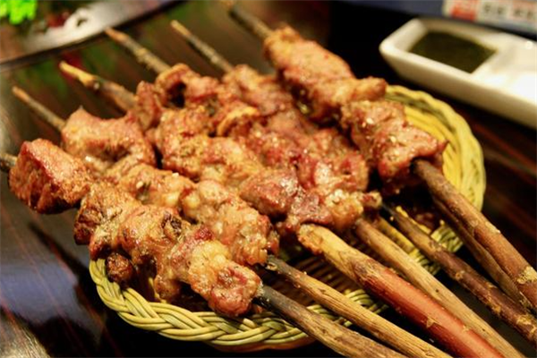新疆大叔羊肉串