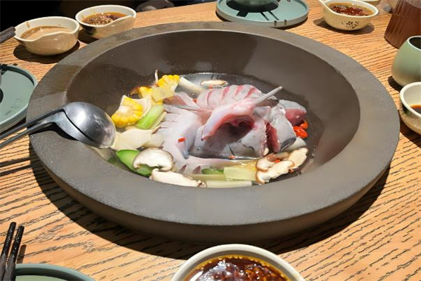 杨柳湖石锅鱼