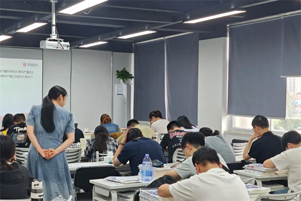 博大考神公务员培训