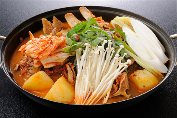 椰坛韩式土豆汤韩国料理