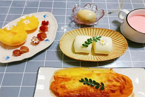 今早六点早餐