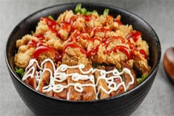 骑士烤肉拌饭 骑士烤肉拌饭
