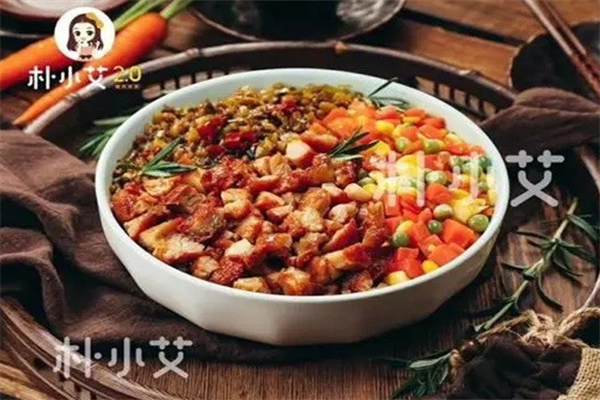 朴小艾特色烤肉拌饭