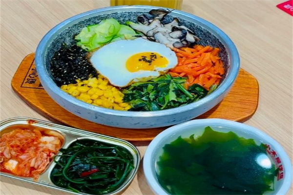 诚屋石锅拌饭