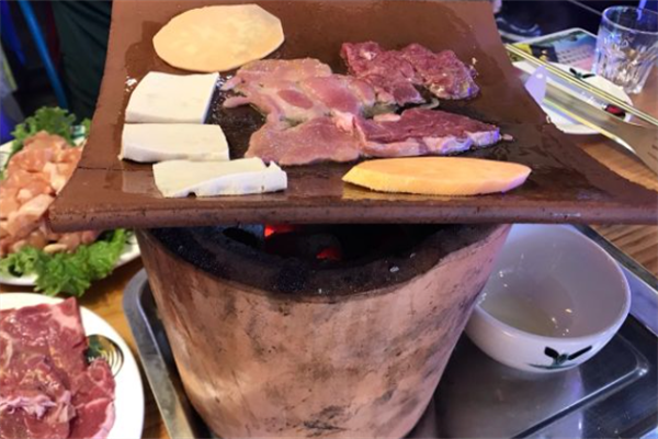 哥俩瓦片烤肉 哥俩瓦片烤肉