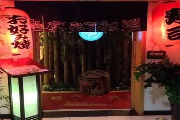 月卿云客