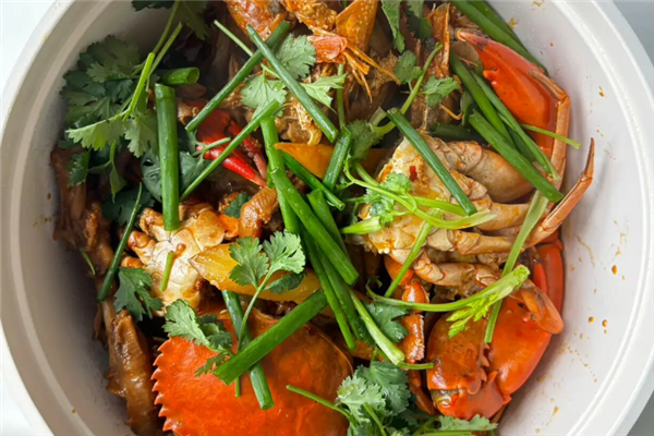 金煲酱骨头肉蟹煲