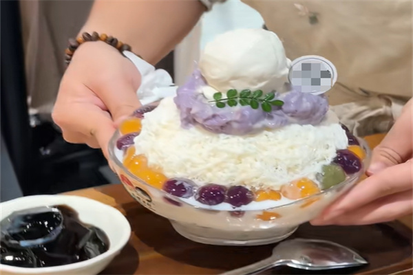雪冰甜品刨冰