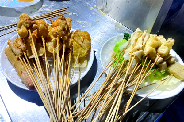 翘口皮沾沾串串 翘口皮沾沾串串