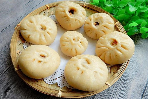 三个包子