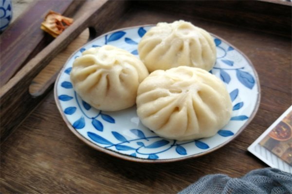 三个包子