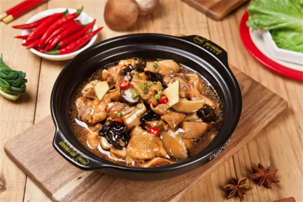 泉碗香黄焖鸡米饭
