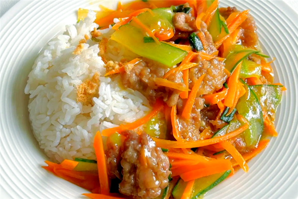 华少牛肉饭 华少牛肉饭