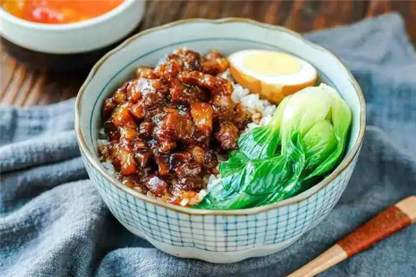 淡水士林卤肉饭