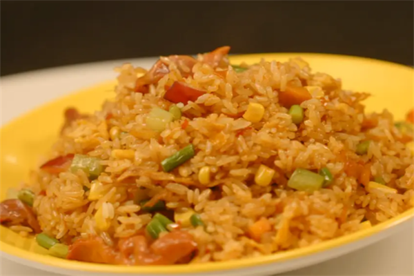 食在行易拉罐茶油炒饭