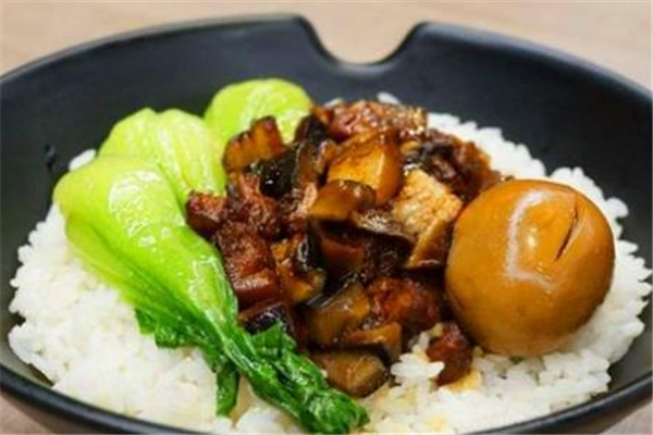 老伯卤肉饭 老伯卤肉饭