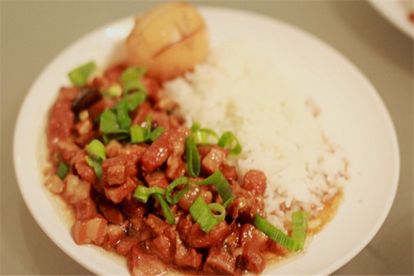 老伯卤肉饭 老伯卤肉饭