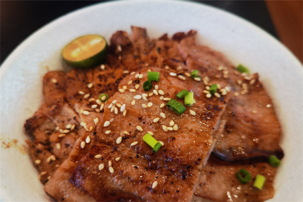 丼大少爷网红烧肉饭